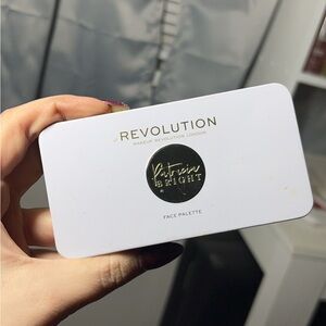Makeup Revolution trio face palette